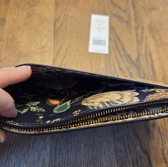 Tory Burch Leather Oversized Clutch Wallet - Picture 8 of 10